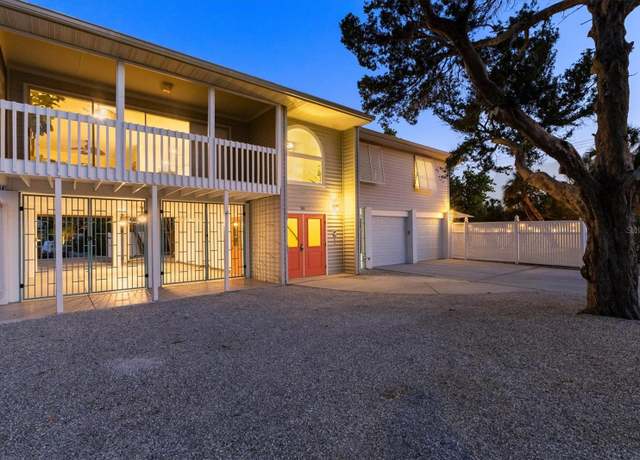 Property at 501 Key Royale Dr, Holmes Beach, FL 34217, 3 beds, 2 baths