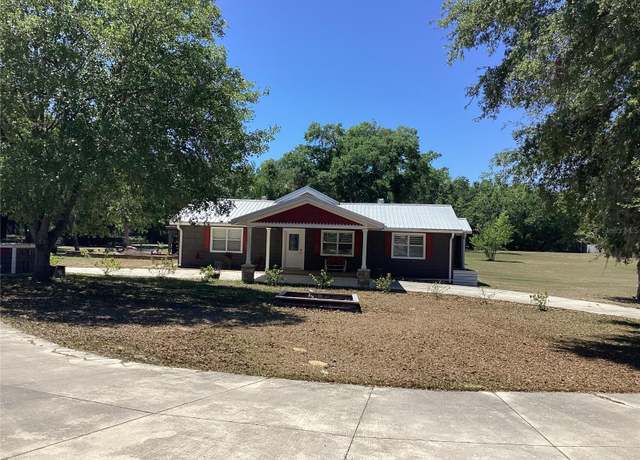 Property at 8250 SE 159th Pl, Summerfield, FL 34491, 3 beds, 3 baths