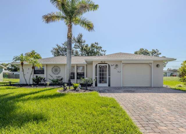 Property at 422 Pineview Dr, Venice, FL 34293, 2 beds, 2 baths