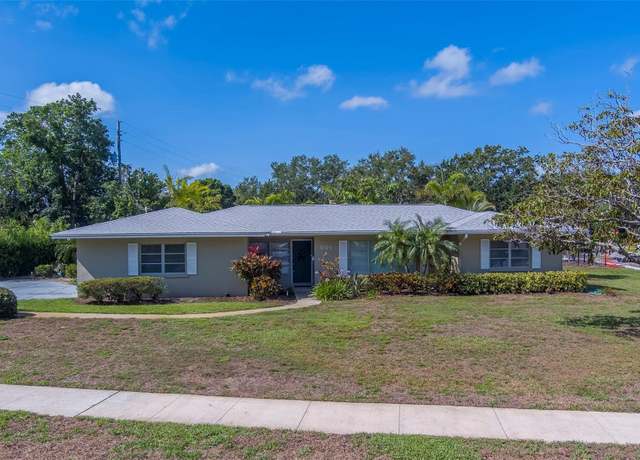 Property at 501 Poinsettia Rd, Belleair, FL 33756, 3 beds, 2 baths
