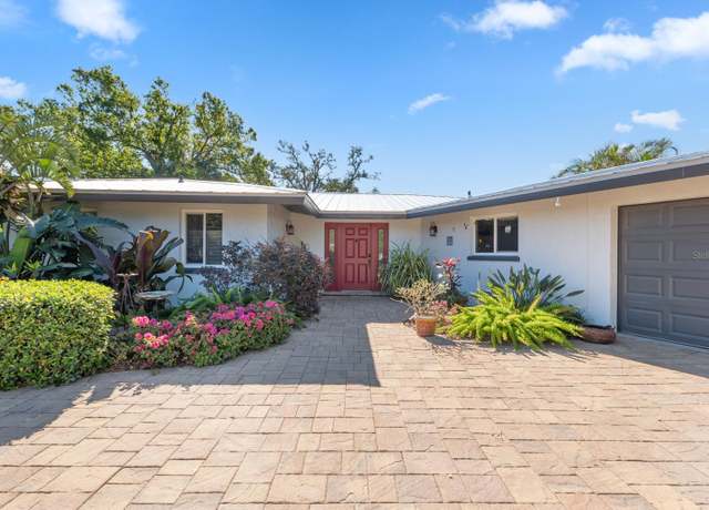 Property at 324 Bernard Ave, Sarasota, FL 34243, 3 beds, 3 baths