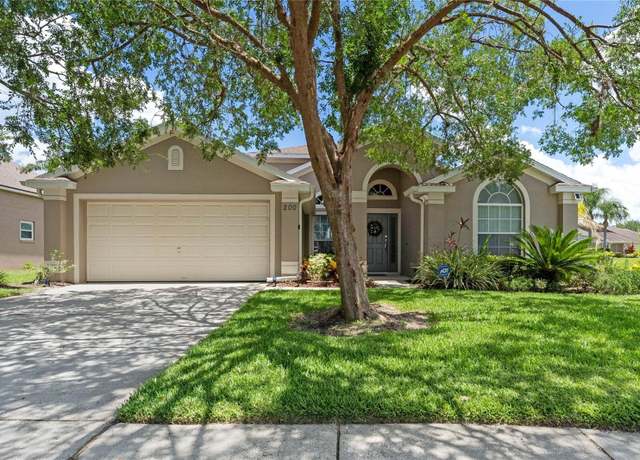 Property at 200 Lockbreeze Dr, Davenport, FL 33897, 4 beds, 3 baths