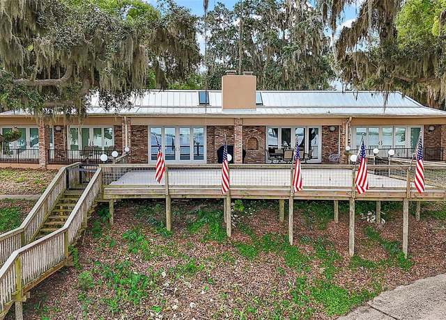 Property at 13033 SE 158th Ln, Weirsdale, FL 32195, 4 beds, 4 baths