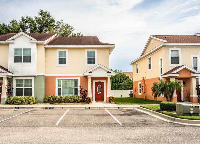 Property at 253 Alexander Woods Dr, Plant City, FL 33563, 3 beds, 2.5 baths