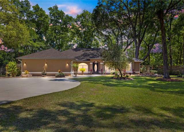 Property at 200 SE 145th St, Summerfield, FL 34491, 3 beds, 2 baths