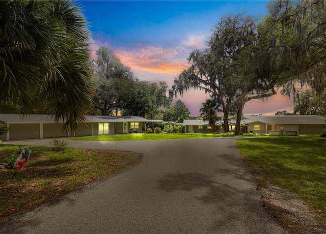 Property at 3000 Pine Grove Ln, Lady Lake, FL 32159, 4 beds, 3 baths