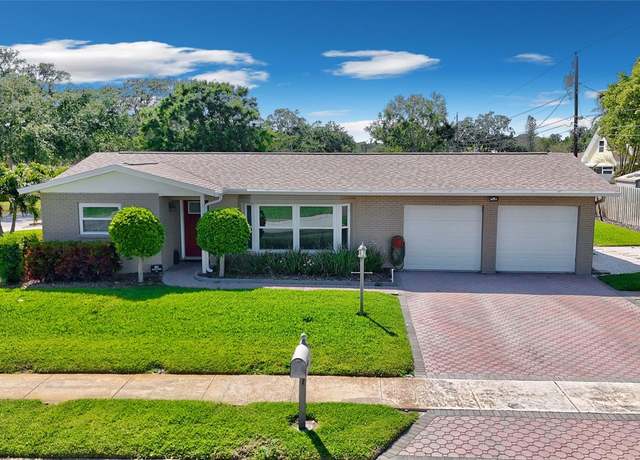 Property at 8392 137th Ln, Seminole, FL 33776, 4 beds, 2 baths