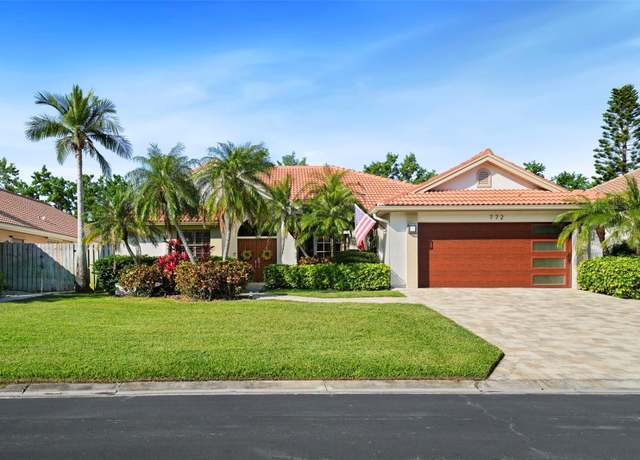 Property at 772 Live Oak Ter NE, St Petersburg, FL 33703, 4 beds, 3 baths