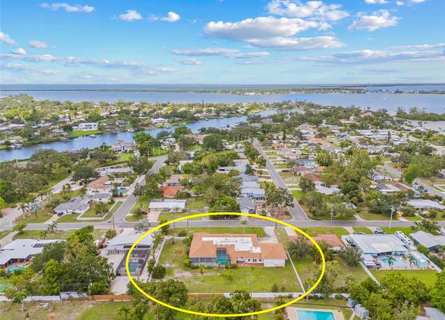 Property at 6103 6th Ave NW, Bradenton, FL 34209, 4 beds, 4 baths