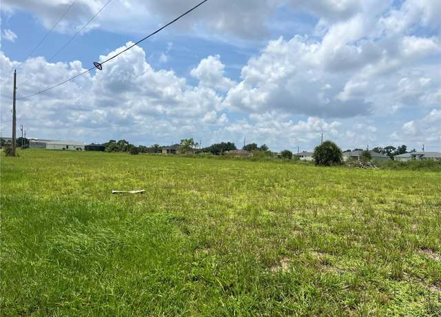 Property at 1306 NE 19th Pl, Cape Coral, FL 33909
