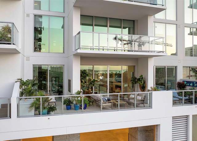 Property at 301 Quay Cmns #503, Sarasota, FL 34236, 2 beds, 3 baths