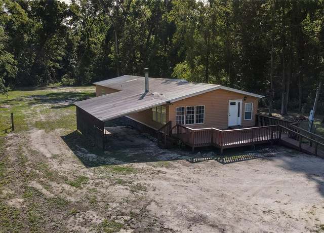 Property at 992 SW Newark Dr, Fort White, FL 32038, 3 beds, 2 baths