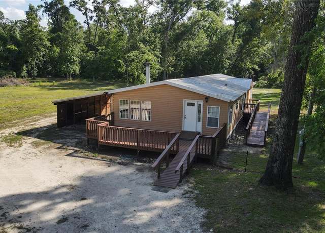 Property at 992 SW Newark Dr, Fort White, FL 32038, 3 beds, 2 baths