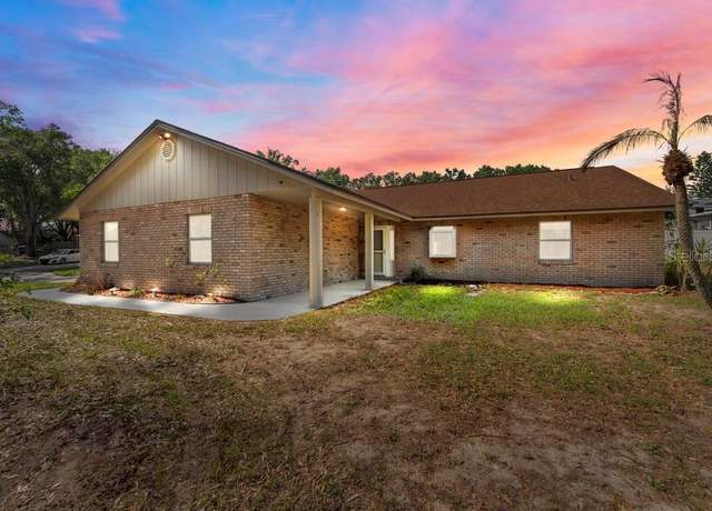 Property at 10545 Parkway Dr, Clermont, FL 34711, 3 beds, 2 baths