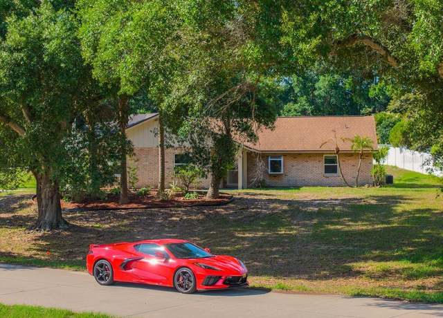 Property at 10545 Parkway Dr, Clermont, FL 34711, 3 beds, 2 baths