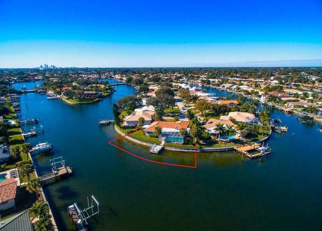 Property at 2096 Massachusetts Ave NE, St Petersburg, FL 33703, 3 beds, 2 baths