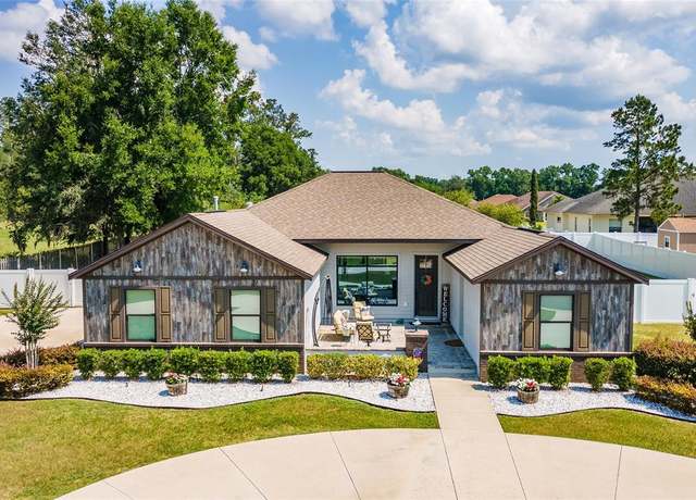 Property at 6125 SE 11th St, Ocala, FL 34472, 4 beds, 2.5 baths
