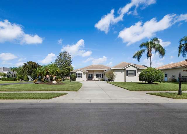 Property at 6643 Butlers Crest Dr, Bradenton, FL 34203, 3 beds, 2.5 baths