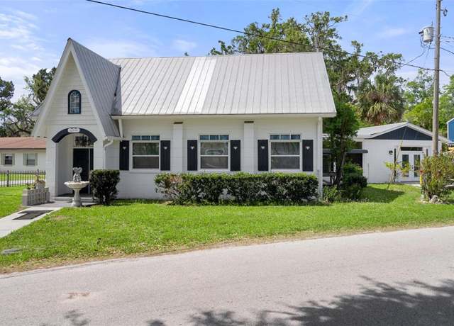 Property at 10990 and 11000 W Seminole Pl, Homosassa, FL 34448, 3 beds, 2 baths
