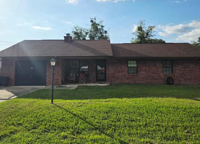 Property at 33 Banyan Pass, Ocala, FL 34472, 3 beds, 2 baths