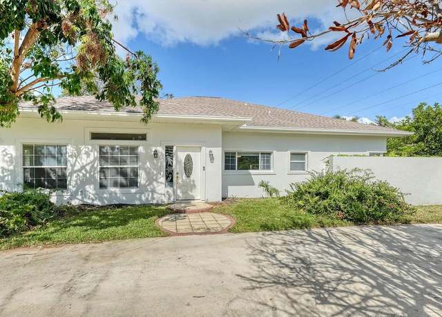Property at 1789 Loma Linda St, Sarasota, FL 34239, 3 beds, 2 baths