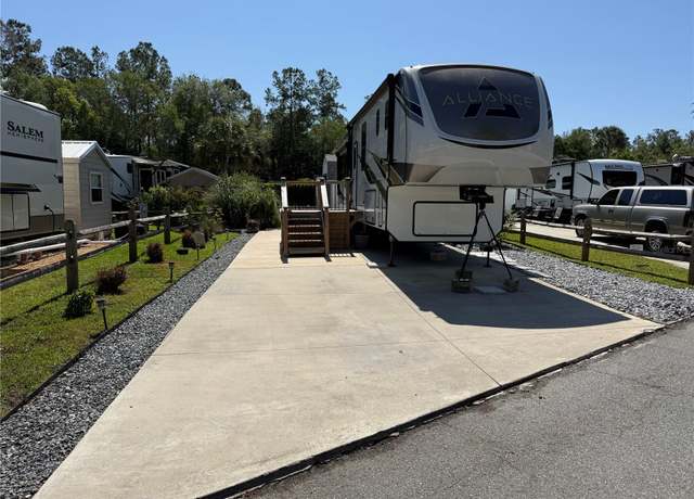 Property at 2825 NE 104th Ave, Silver Springs, FL 34488