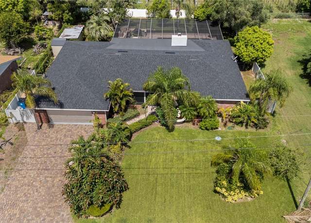 Property at 209 7th St S, Haines City, FL 33844, 4 beds, 2 baths