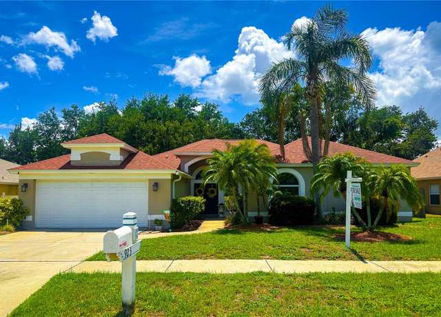Property at 923 Tuscanny St, Brandon, FL 33511, 4 beds, 2.5 baths