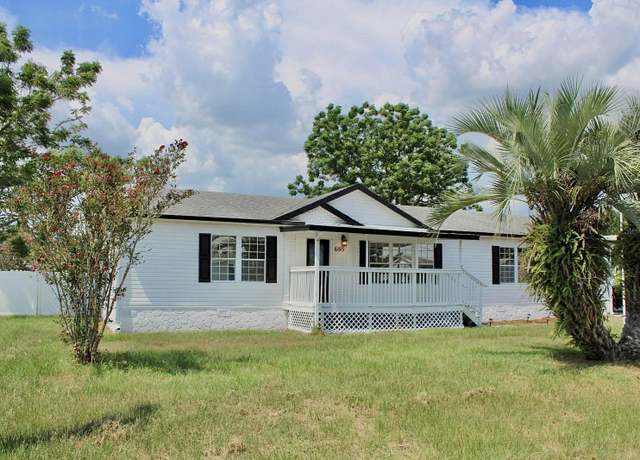 Property at 6155 SE 143rd Pl, Summerfield, FL 34491, 3 beds, 2 baths