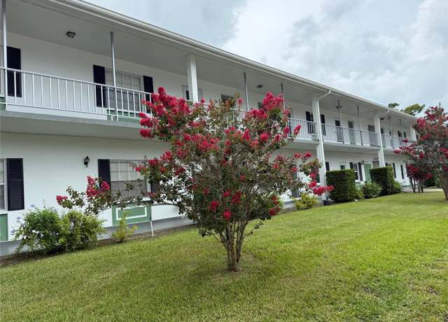 Property at 200 Glennes Ln #206, Dunedin, FL 34698, 1 bed, 1 bath