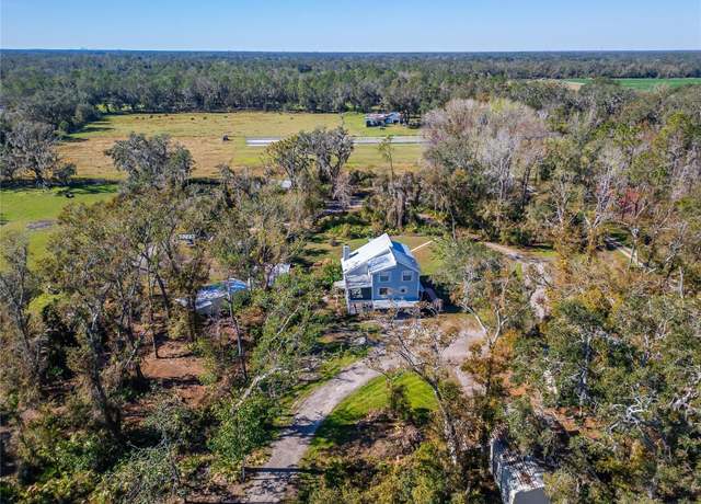 Property at 4501 Keene Rd, Plant City, FL 33565, 3 beds, 3.5 baths