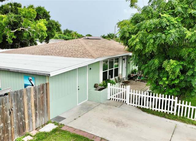 Property at 481 Reading St NW, Port Charlotte, FL 33952, 2 beds, 1 bath