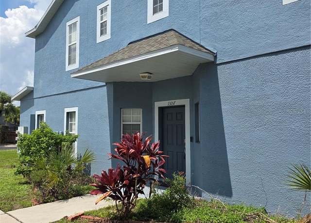 Property at 13157 Kings Crossing Dr, Gibsonton, FL 33534, 4 beds, 3 baths