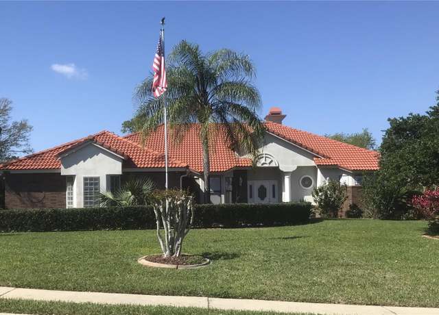Property at 39331 Treeline Dr, Lady Lake, FL 32159, 3 beds, 2.5 baths
