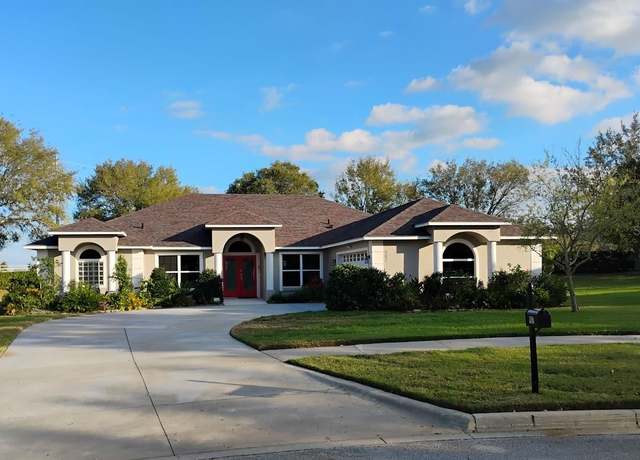 Property at 987 Princeton Dr, Clermont, FL 34711, 4 beds, 3 baths