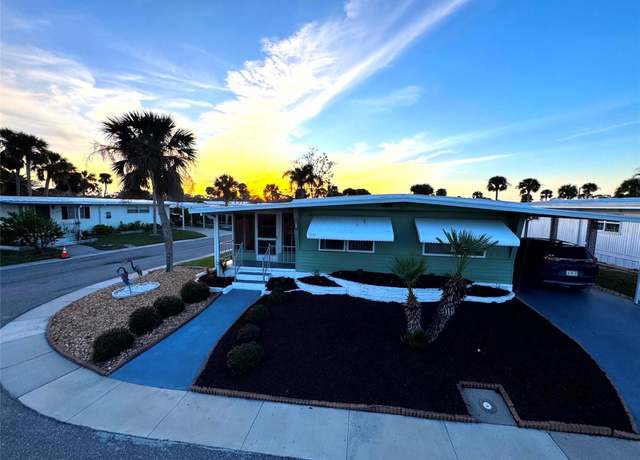 Property at 5740 Hyacinth Rd, Venice, FL 34293, 2 beds, 2 baths