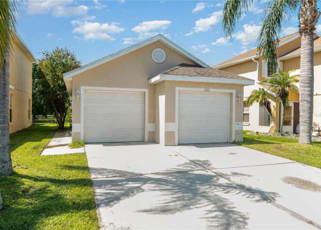 Property at 233 Southbridge Cir, Kissimmee, FL 34744, 3 beds, 2 baths