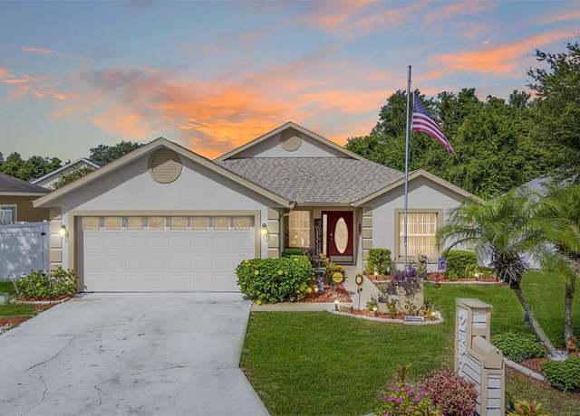Property at 237 Oak Chase Pl, Davenport, FL 33896, 3 beds, 2 baths
