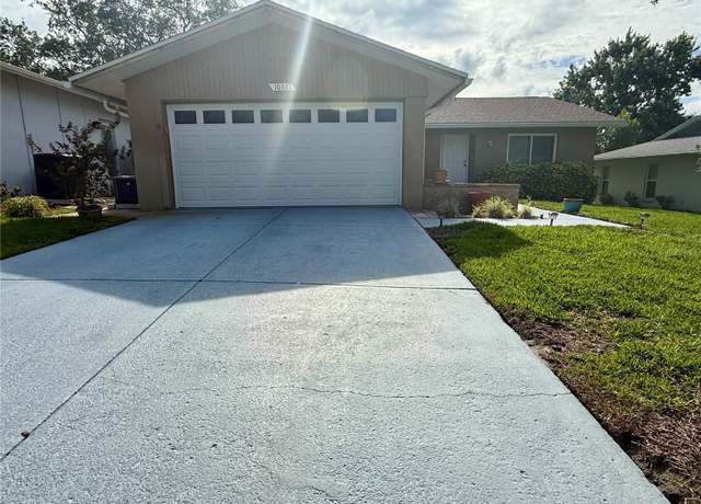Property at 10521 Mira Vista Dr, Port Richey, FL 34668, 2 beds, 2 baths