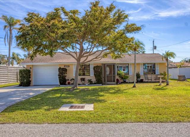 Property at 351 Garden Rd, Venice, FL 34293, 2 beds, 2 baths