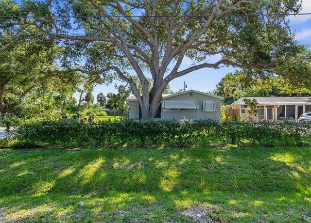 Property at 2185 Park Rd, Venice, FL 34293, 2 beds, 1 bath