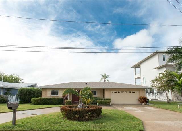 Property at 905 Oakwood Dr, Largo, FL 33770, 3 beds, 2 baths