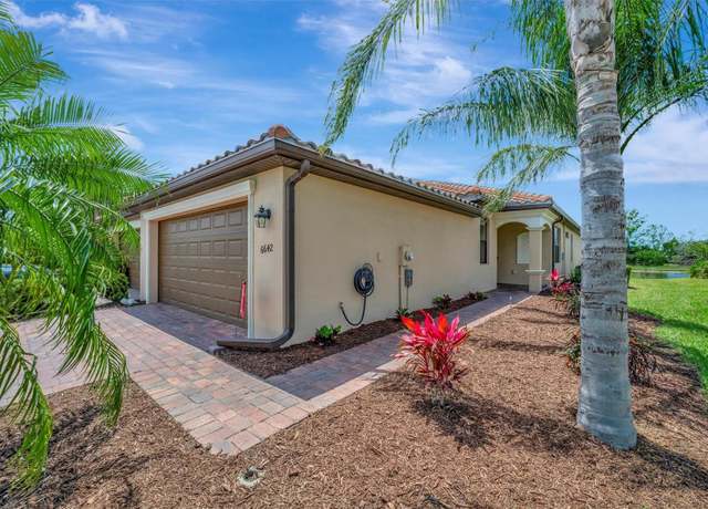 Property at 6642 Willowshire Way, Bradenton, FL 34212, 2 beds, 2 baths