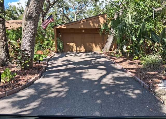 Property at 2411 Quail Ct, Bradenton, FL 34209, 2 beds, 2 baths