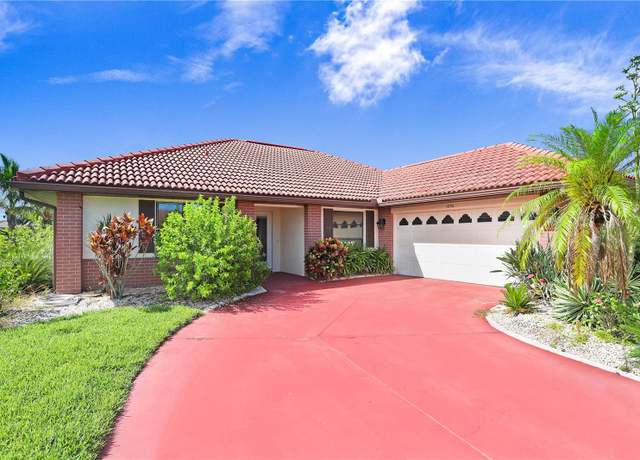 Property at 1826 Wolf Laurel Dr, Sun City Center, FL 33573, 3 beds, 2 baths