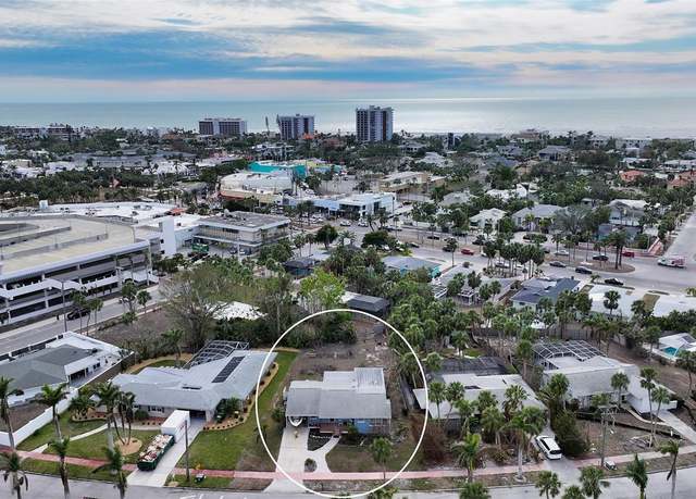 Property at 141 N Adams Dr, Sarasota, FL 34236, 3 beds, 2 baths