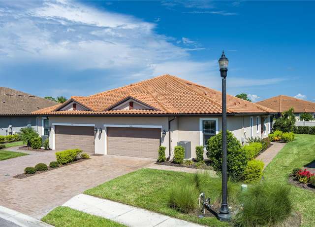 Property at 5316 Rushmere Ct, Palmetto, FL 34221, 2 beds, 2.5 baths