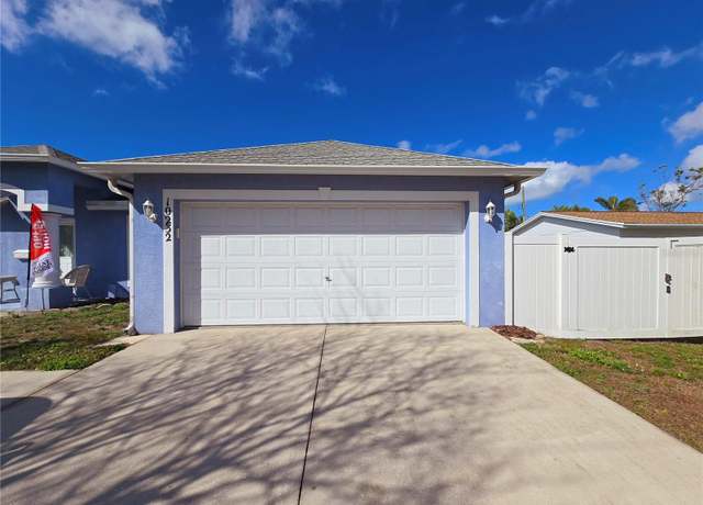 Property at 10232 Oakhurst Rd, Largo, FL 33774, 3 beds, 2 baths