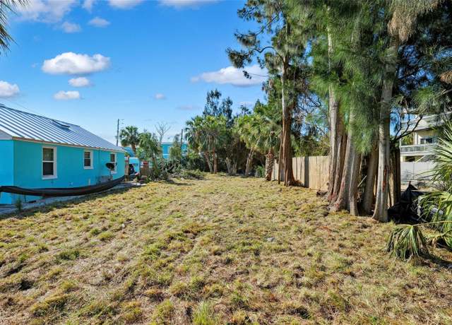 Property at 115 125th Ave, Treasure Island, FL 33706