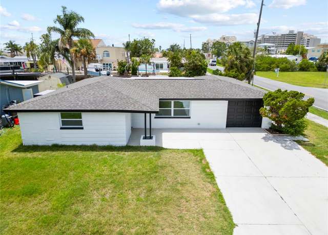 Property at 13715 Maria Dr, Hudson, FL 34667, 4 beds, 3 baths